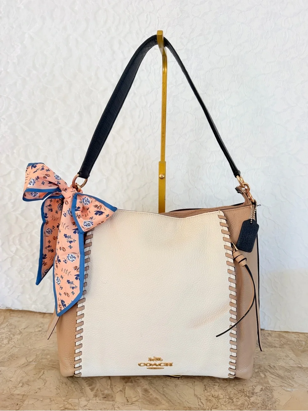 Coach Marlon whipstitched Two-Tone Leather Shoulder Bag in Cream and Tan 91156